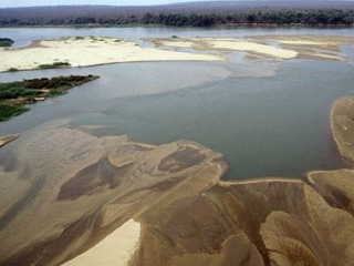 モザンビークのザンベジ川 